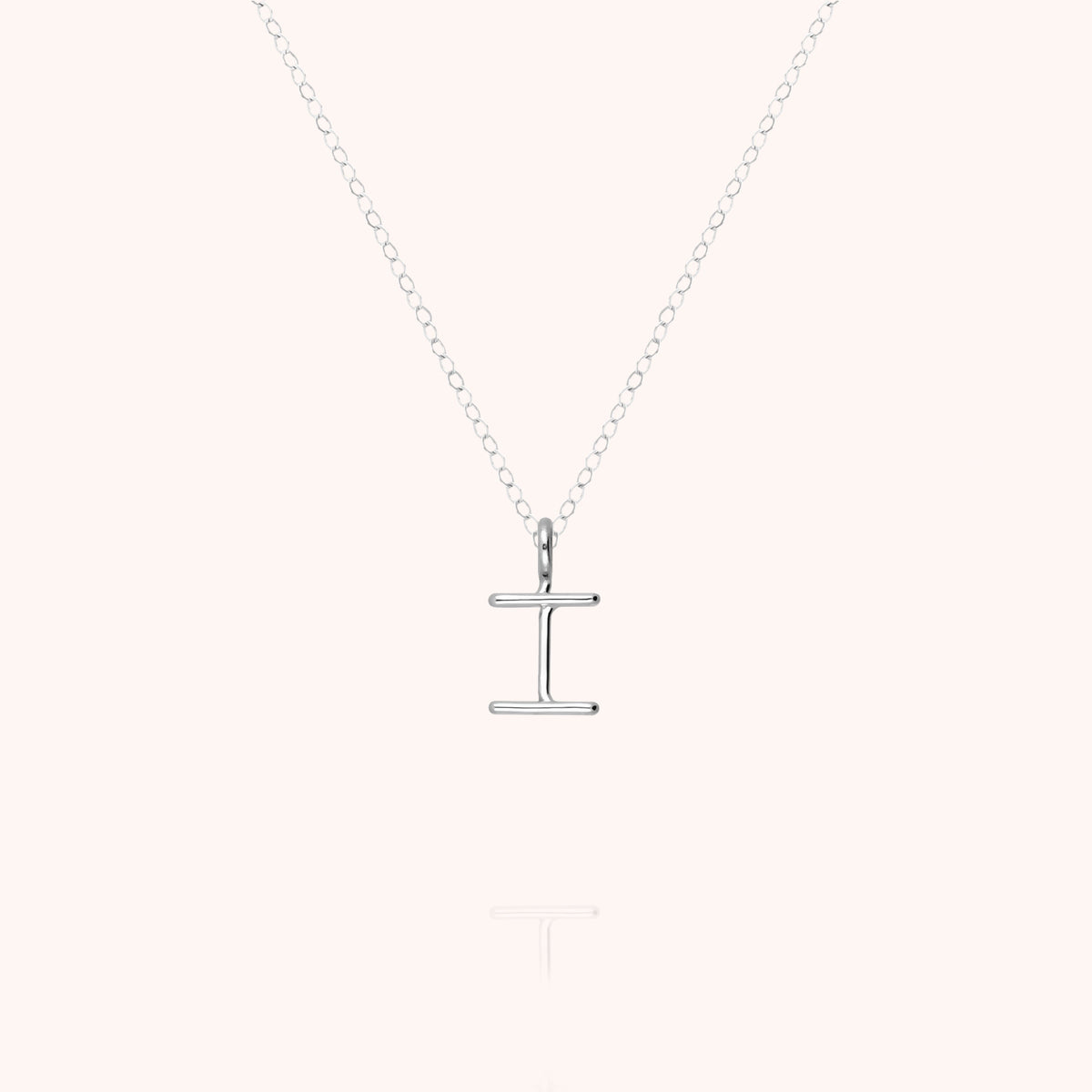 Collana Maiuscola Iniziale in filo d'oro bianco 18kt