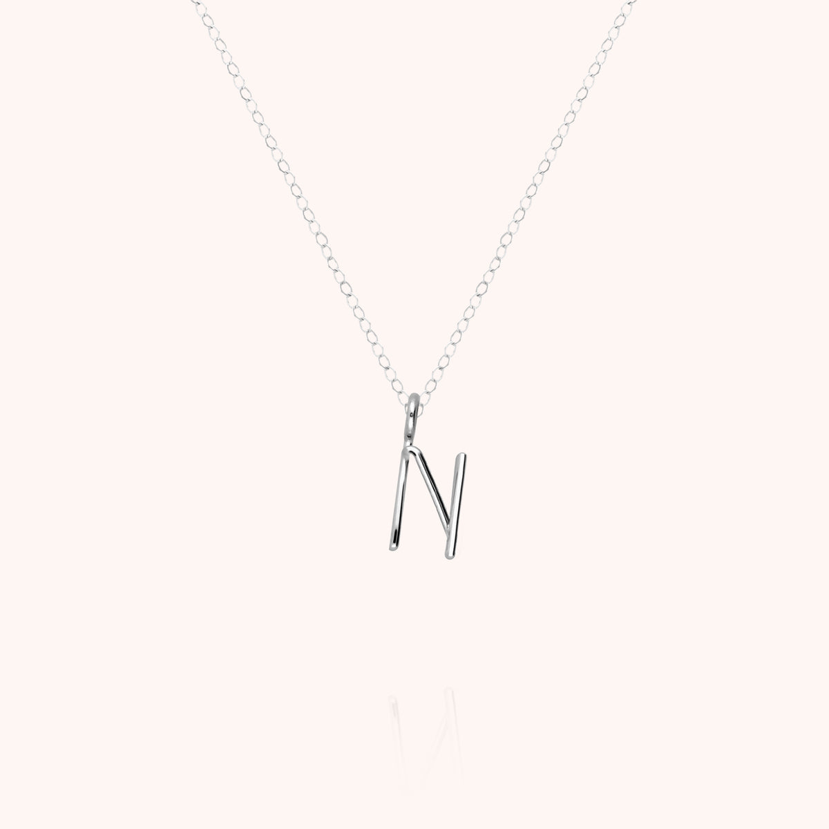 Collana Maiuscola Iniziale in filo d'oro bianco 18kt