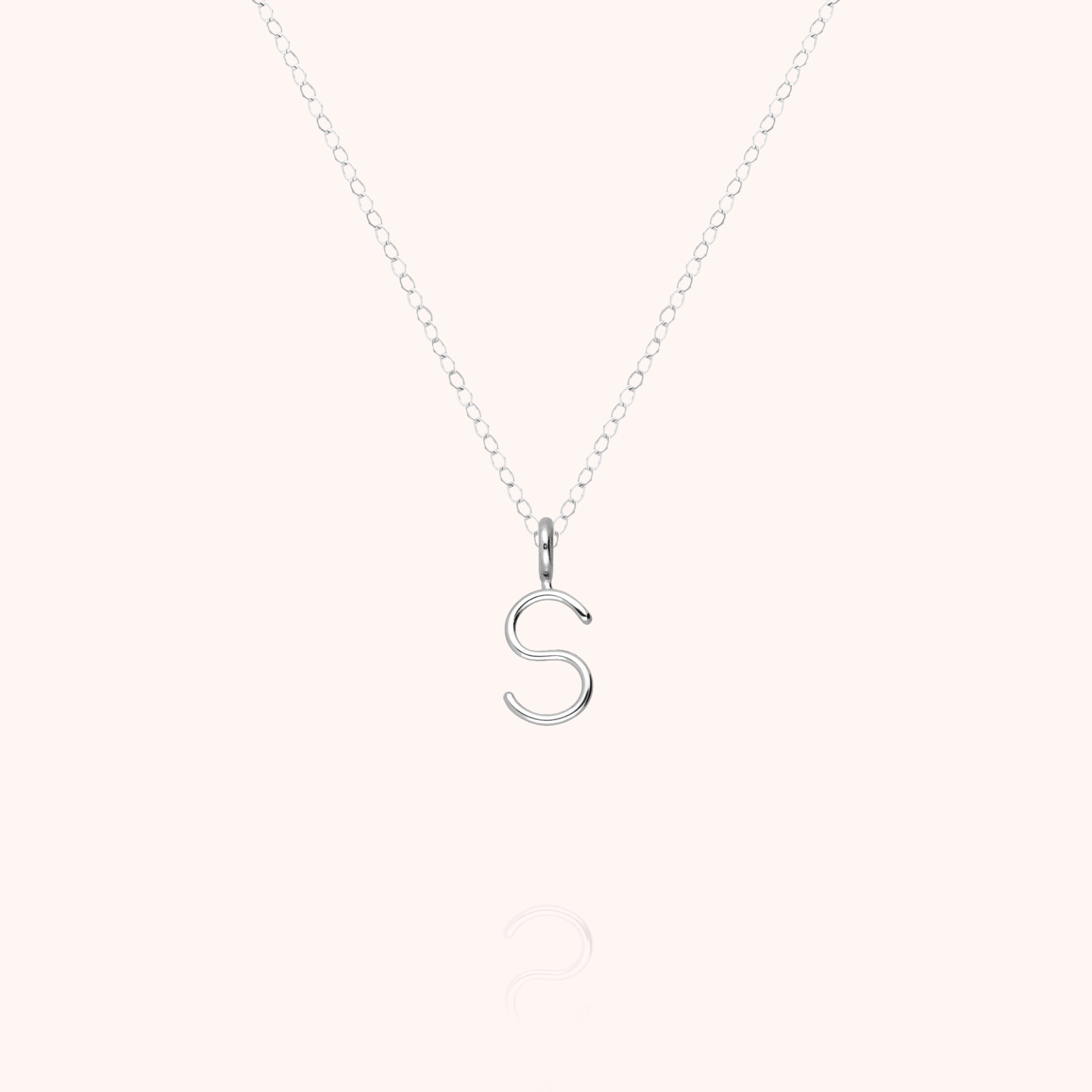 Collier Capital Initiale en or blanc 18K — expédition sécurisée Paris