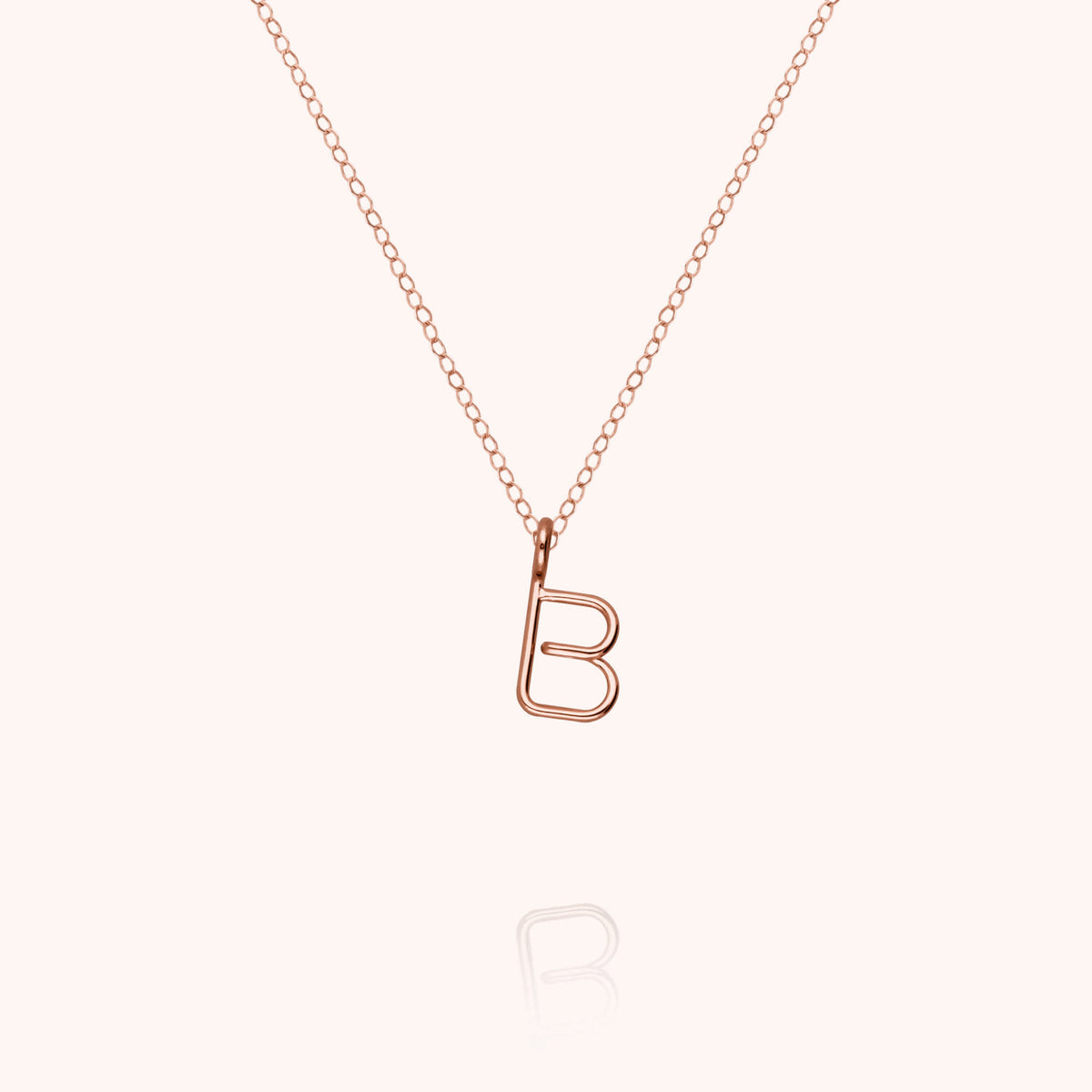 Kette Capital Initiale in 18K Roségold — von Hand gefertigtes Schmuckstück