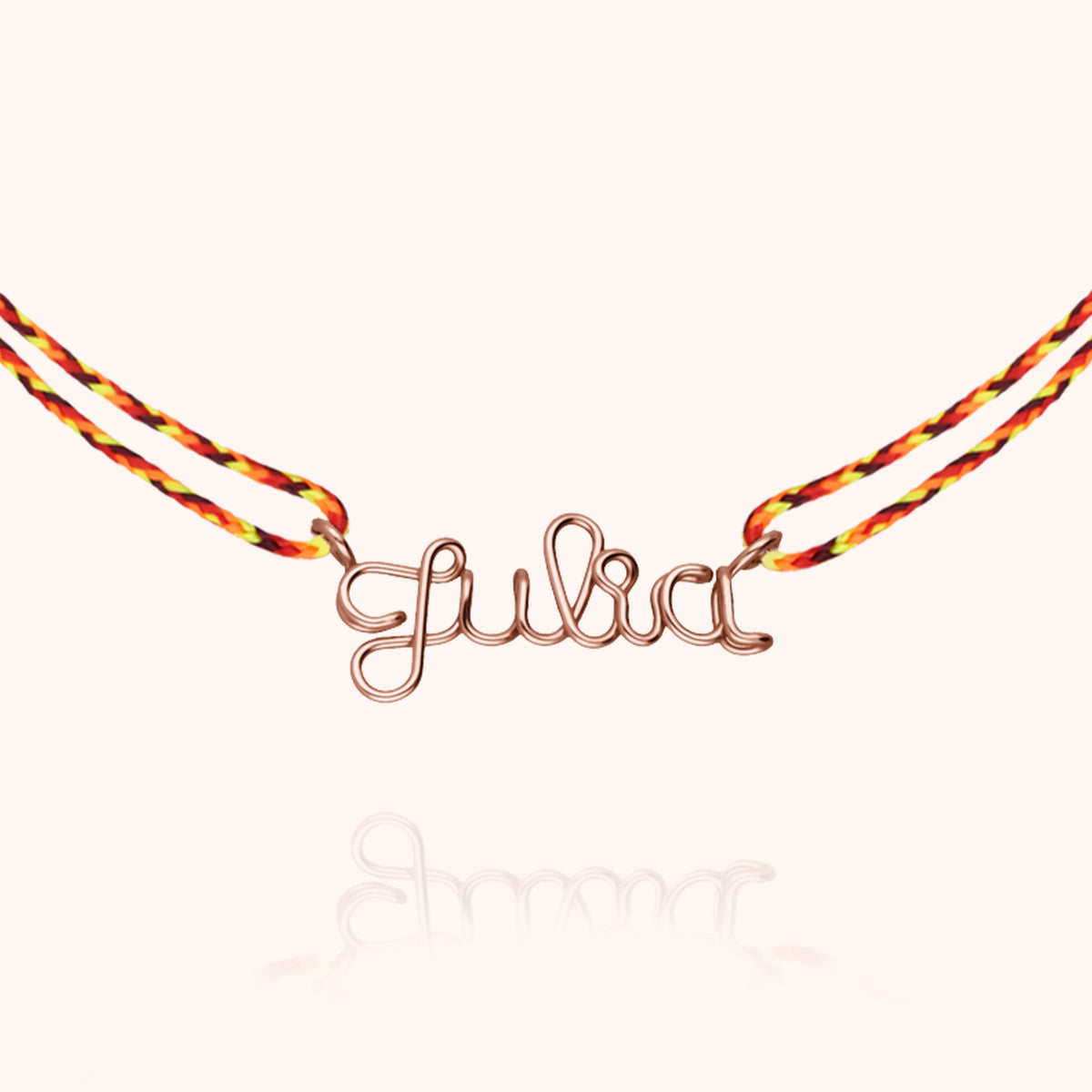 Personalisierte Kette Kordel Slim Knot am Hals getragen - Roségoldfilled schneller und sicherer Versand