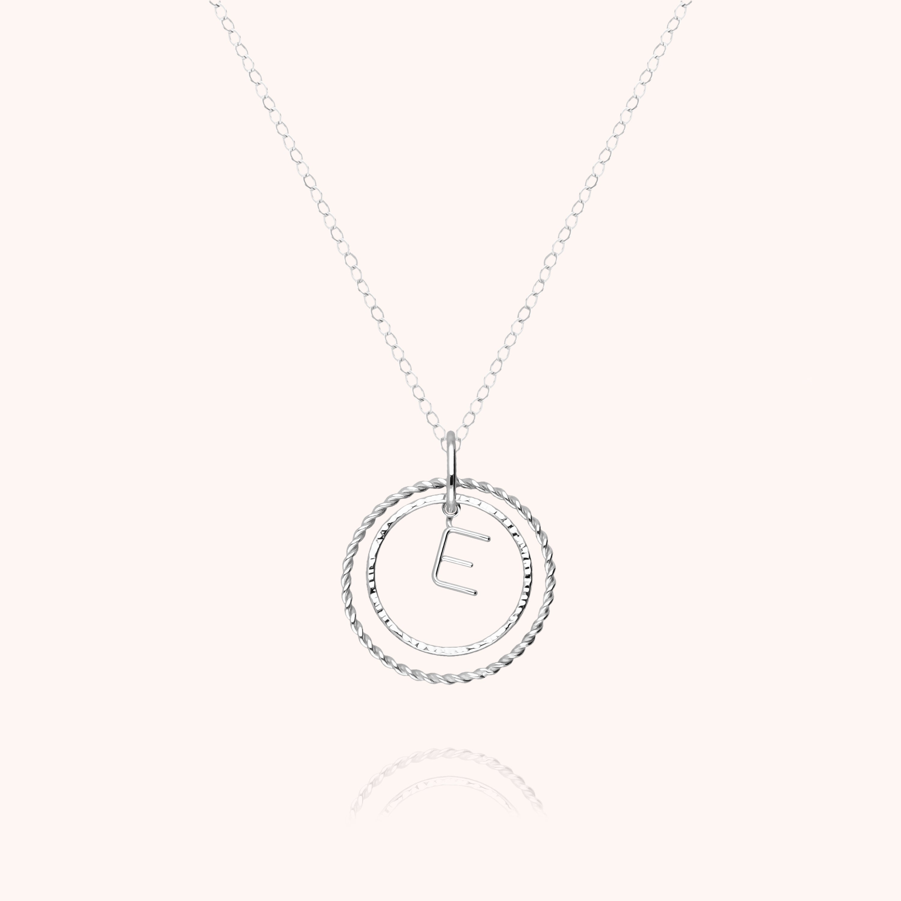 Collier Médaille Initiale — bijou artisanal collier livraison express