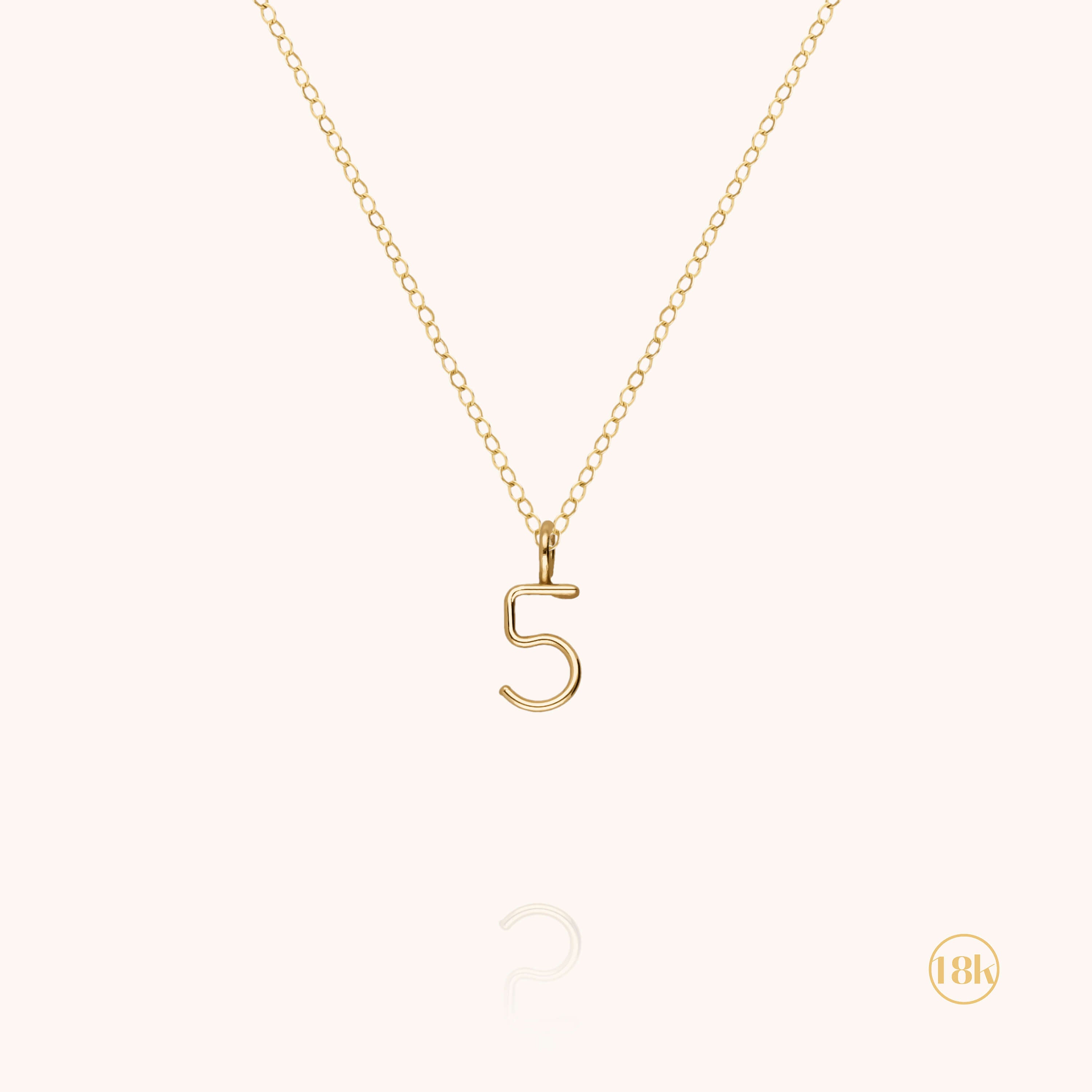 Collier Numéro en or jaune 18K — façonné à la main à Paris