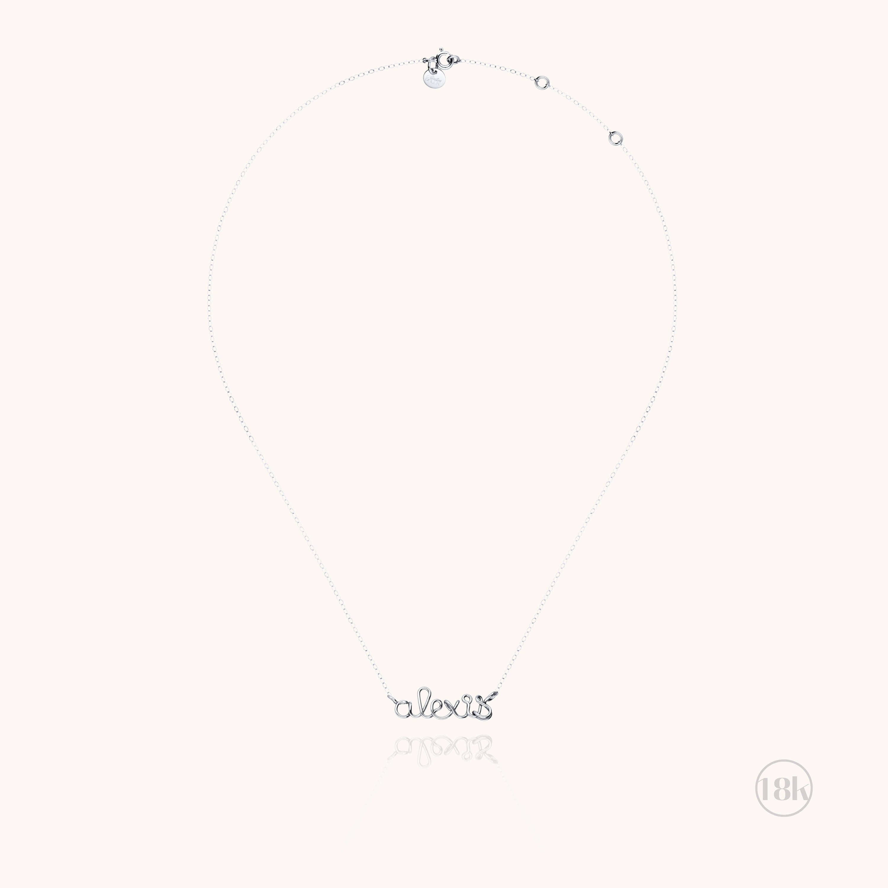 Collier Richelieu Personnalisé porté au cou — or blanc 18K livraison soigneuse garantie