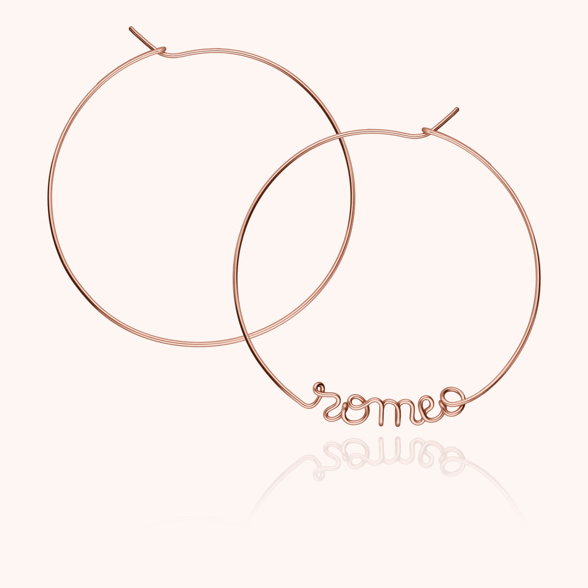 Orecchini a cerchio originali personalizzati in filo d'oro rosa laminato 14k