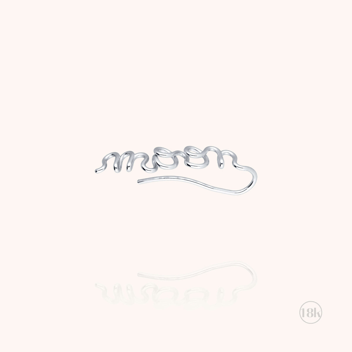 Primo piano del filo d'oro bianco 18kt su Ear Cuff Originale Personalizzato