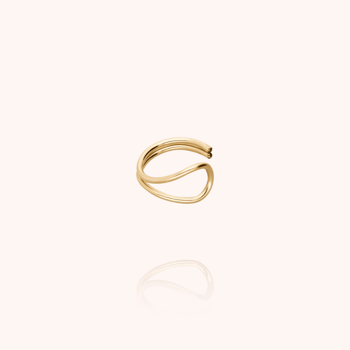 Ear Cuff Outline Lettera E in filo d'oro giallo laminato 14k