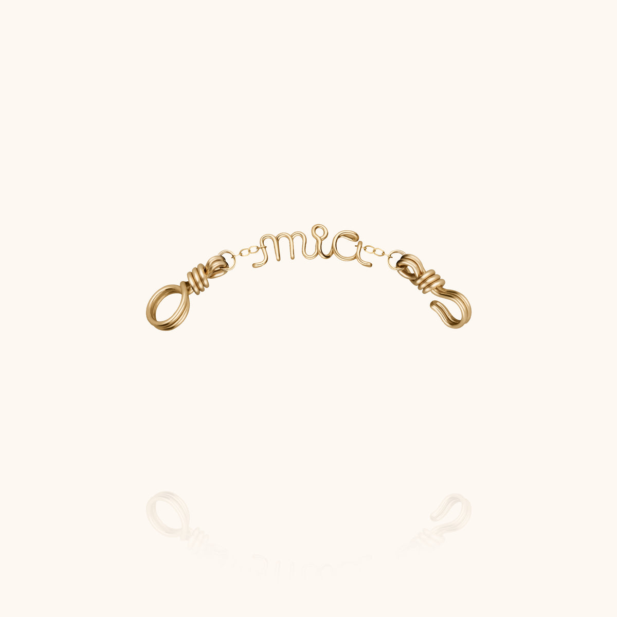 Personalisierungsmodul Attache moi in Gelbes Goldfilled, von Hand geformter Vorname aus Draht