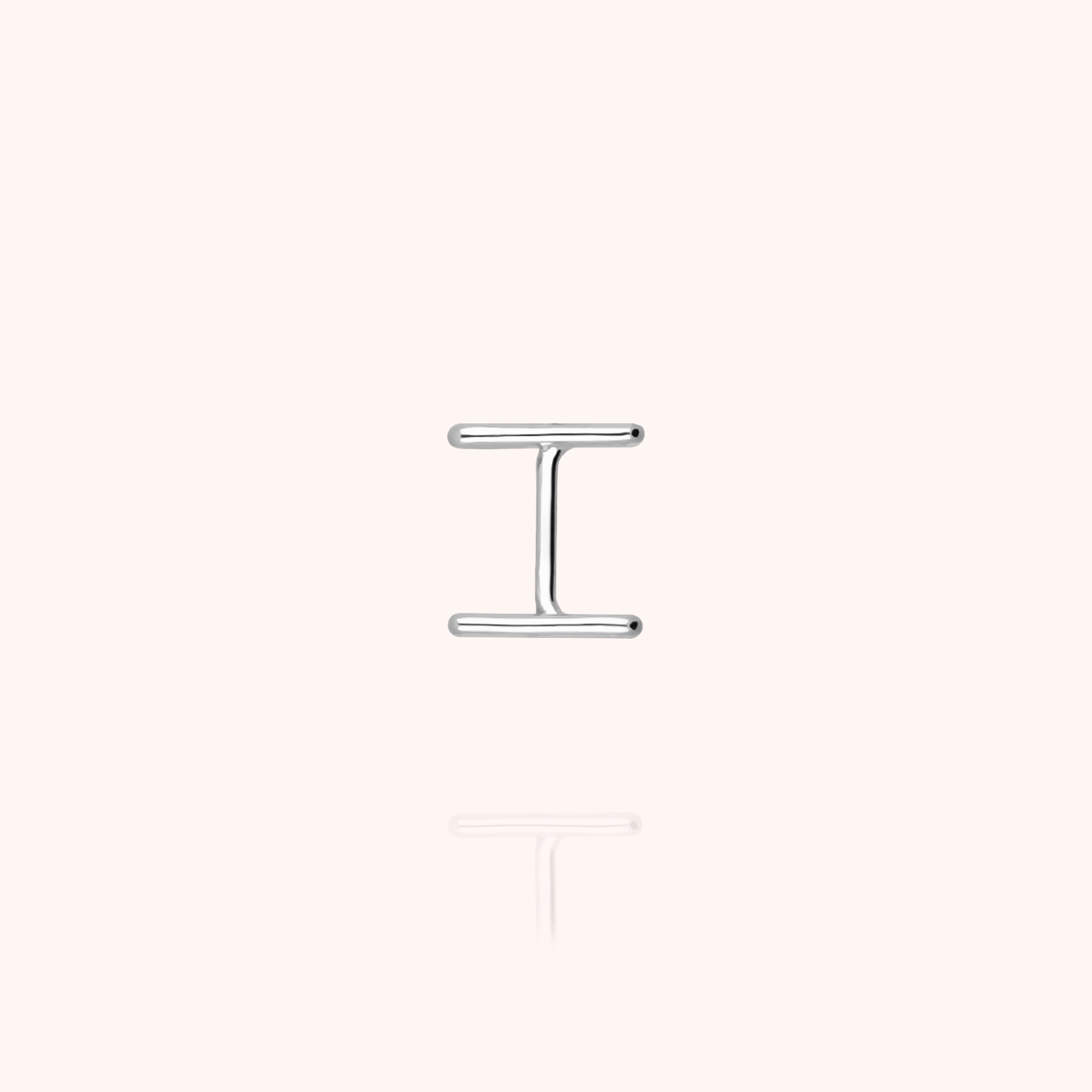 Puce d'Oreille Capitale Initiale en argent sterling 925 — boucles d'oreilles personnalisable Atelier Paulin