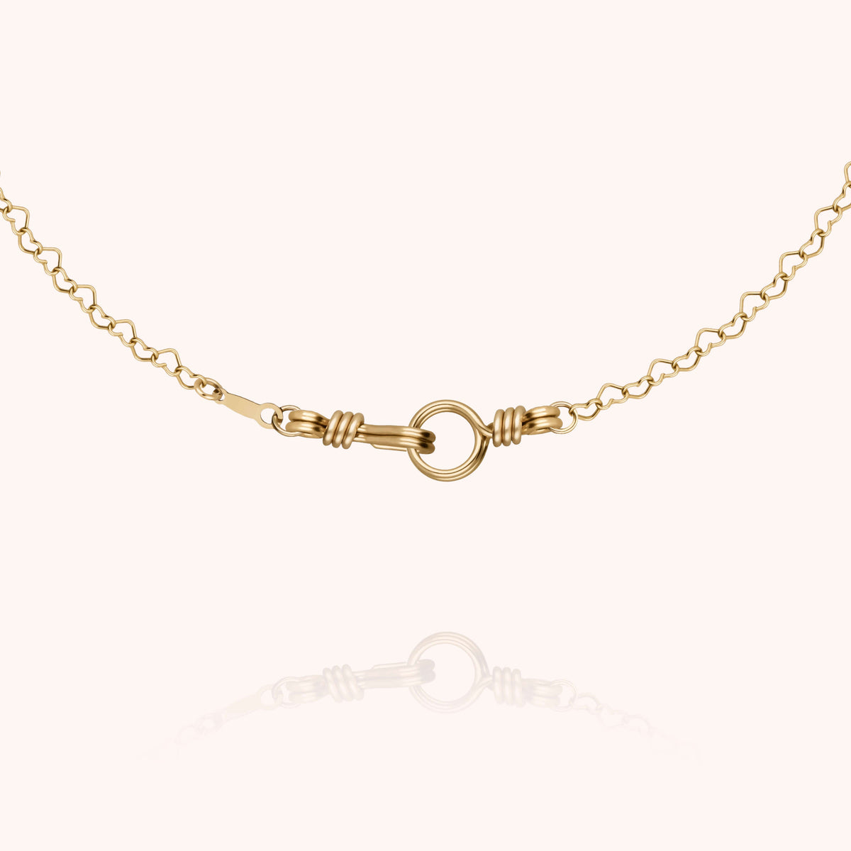 Collana Catena Cuore Attache moi, portata al collo