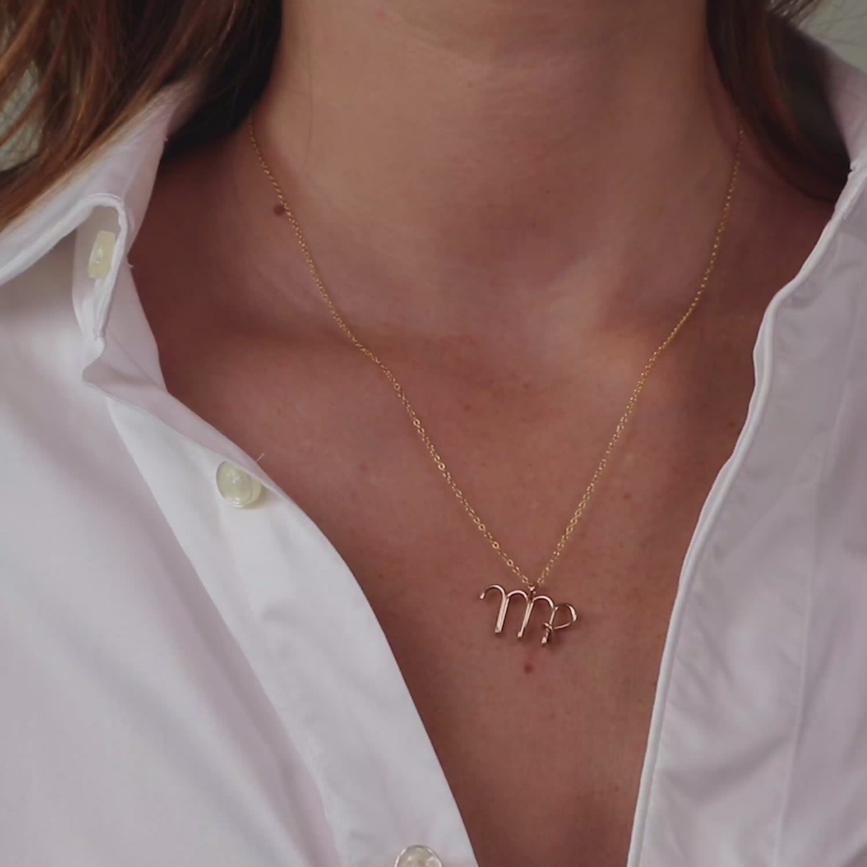 Vidéo : Collier Astro Vierge façonné à la main à Paris